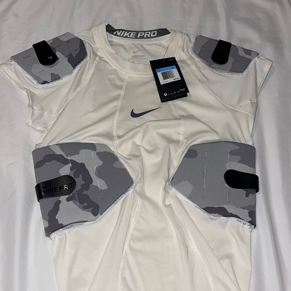 nike pro hyperstrong targeted impact compression